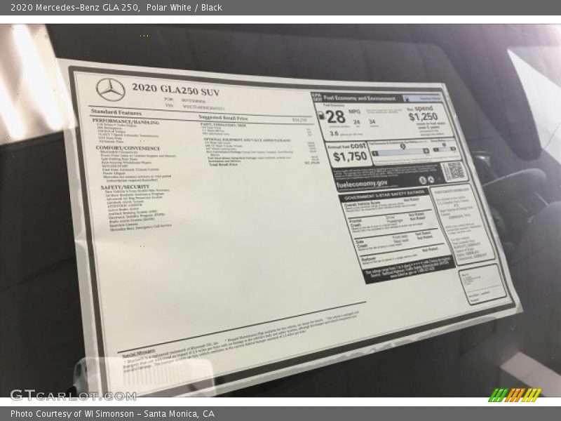 Polar White / Black 2020 Mercedes-Benz GLA 250