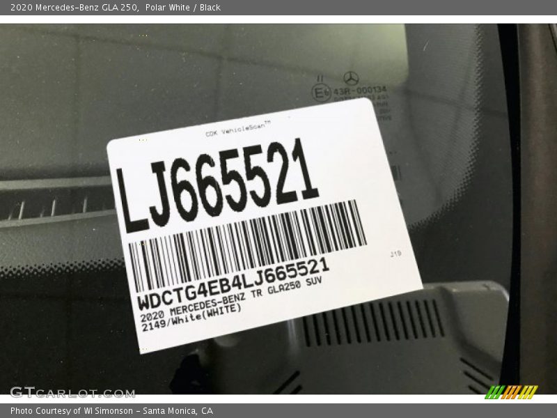 Polar White / Black 2020 Mercedes-Benz GLA 250
