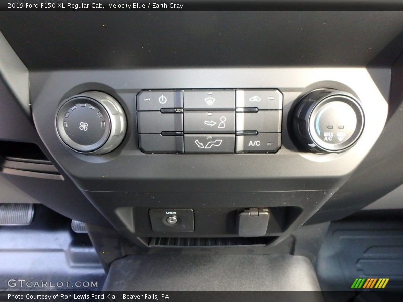 Velocity Blue / Earth Gray 2019 Ford F150 XL Regular Cab