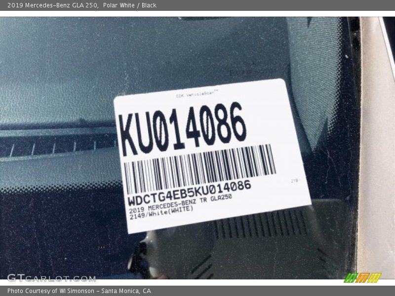 Polar White / Black 2019 Mercedes-Benz GLA 250