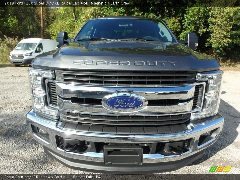 Magnetic / Earth Gray 2019 Ford F250 Super Duty XLT SuperCab 4x4
