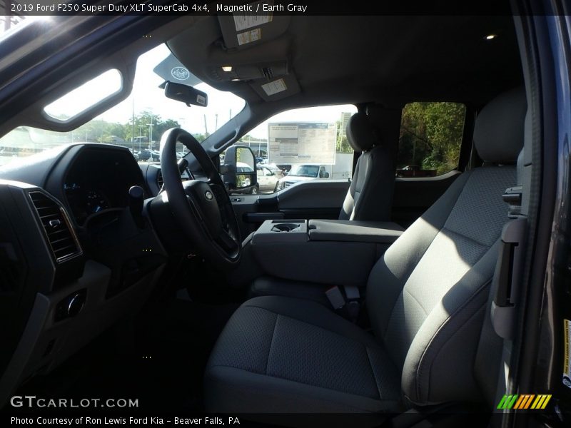 Magnetic / Earth Gray 2019 Ford F250 Super Duty XLT SuperCab 4x4