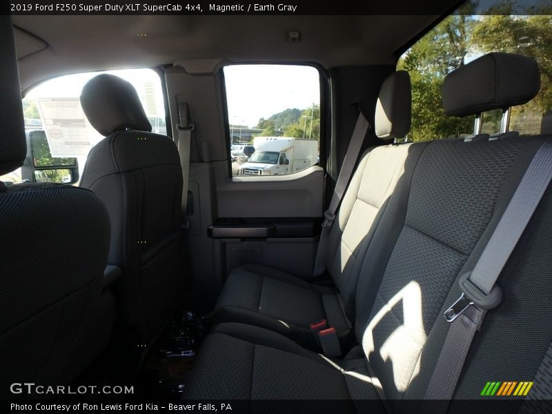 Magnetic / Earth Gray 2019 Ford F250 Super Duty XLT SuperCab 4x4