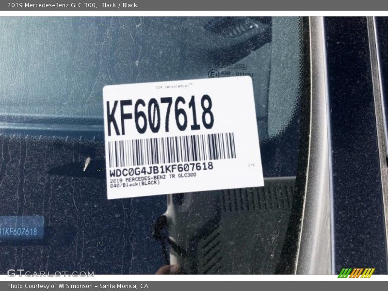 Black / Black 2019 Mercedes-Benz GLC 300