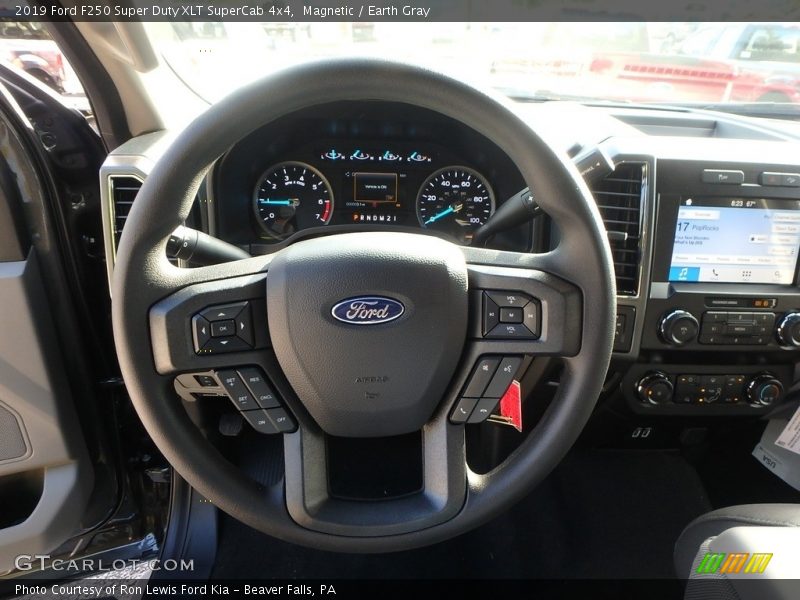 Magnetic / Earth Gray 2019 Ford F250 Super Duty XLT SuperCab 4x4