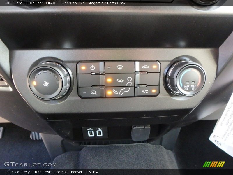 Magnetic / Earth Gray 2019 Ford F250 Super Duty XLT SuperCab 4x4