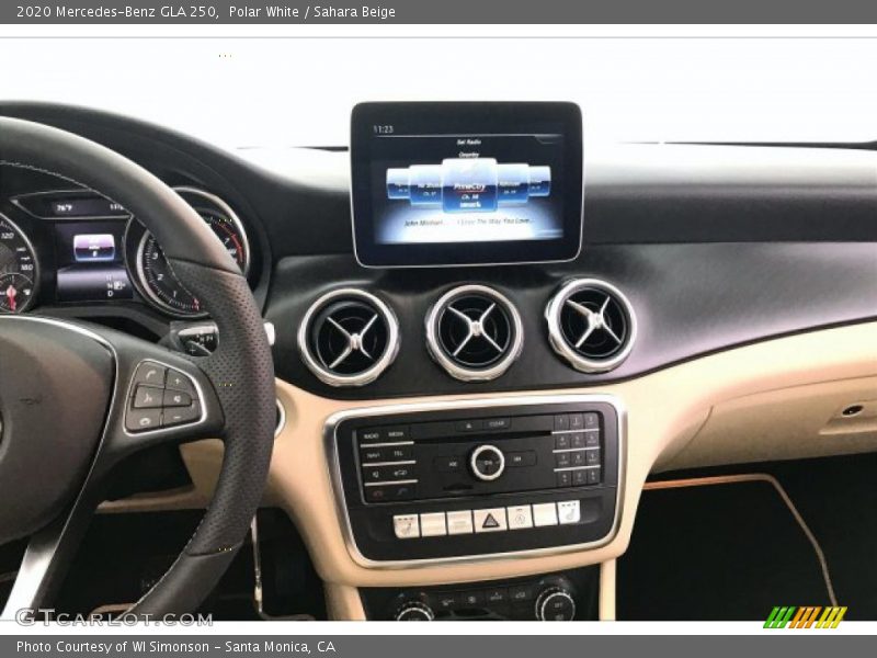 Polar White / Sahara Beige 2020 Mercedes-Benz GLA 250