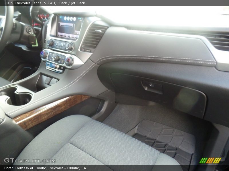 Black / Jet Black 2019 Chevrolet Tahoe LS 4WD