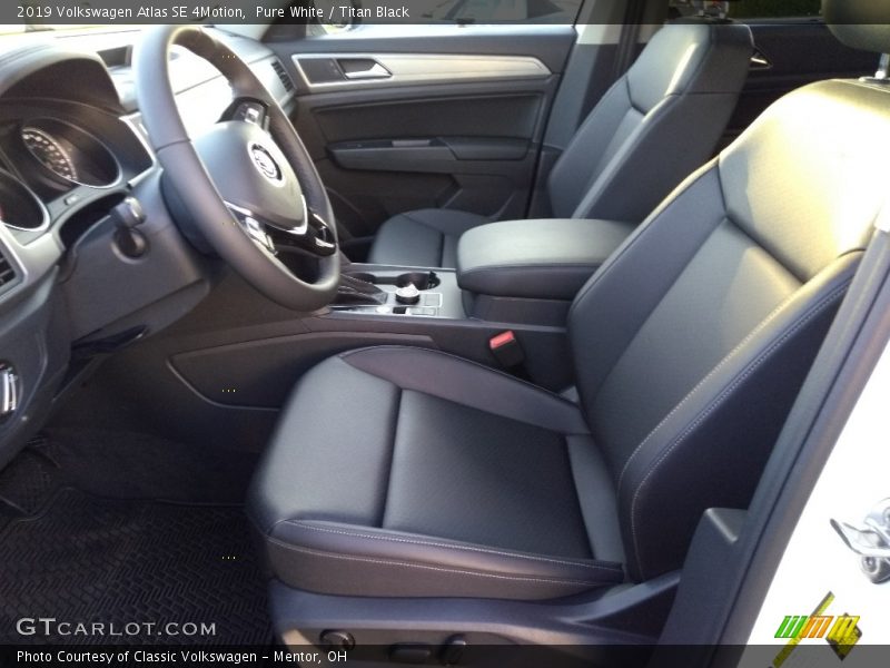 Pure White / Titan Black 2019 Volkswagen Atlas SE 4Motion