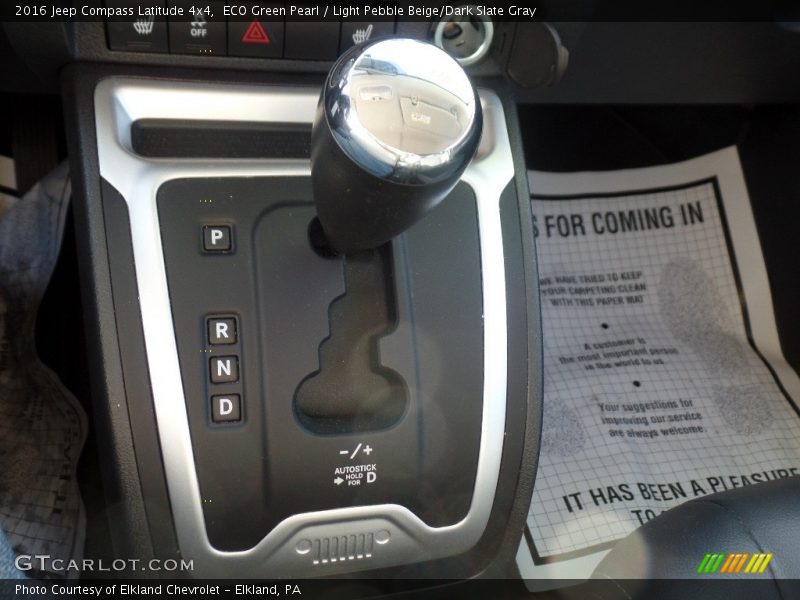 ECO Green Pearl / Light Pebble Beige/Dark Slate Gray 2016 Jeep Compass Latitude 4x4