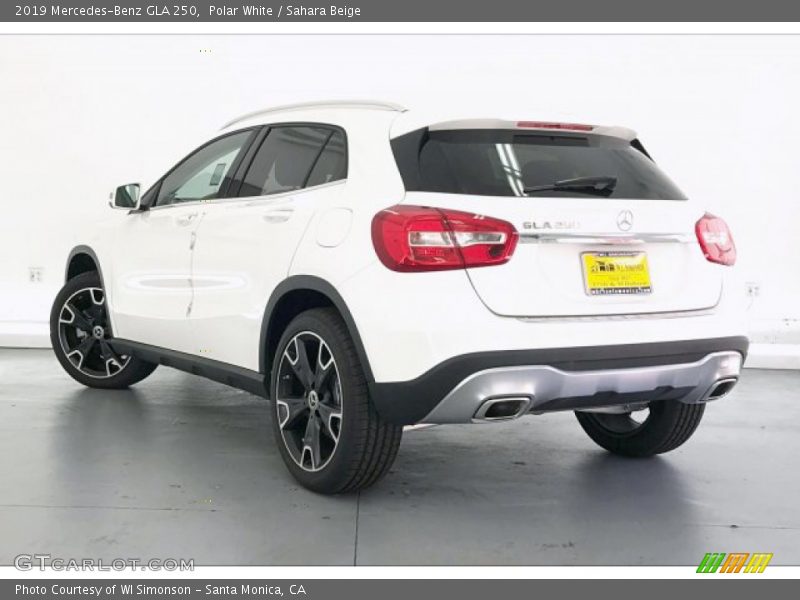 Polar White / Sahara Beige 2019 Mercedes-Benz GLA 250