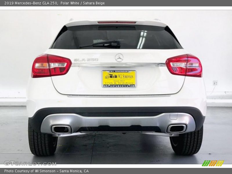 Polar White / Sahara Beige 2019 Mercedes-Benz GLA 250