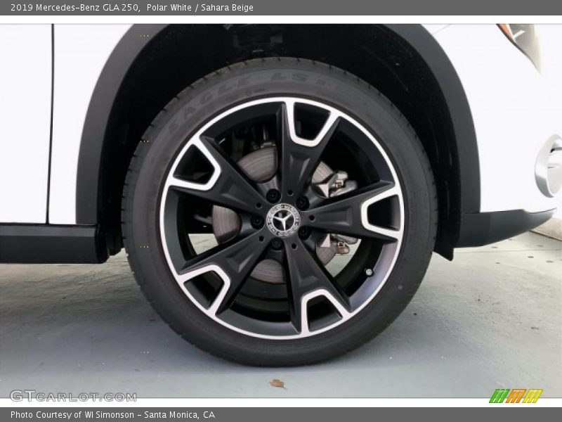 Polar White / Sahara Beige 2019 Mercedes-Benz GLA 250