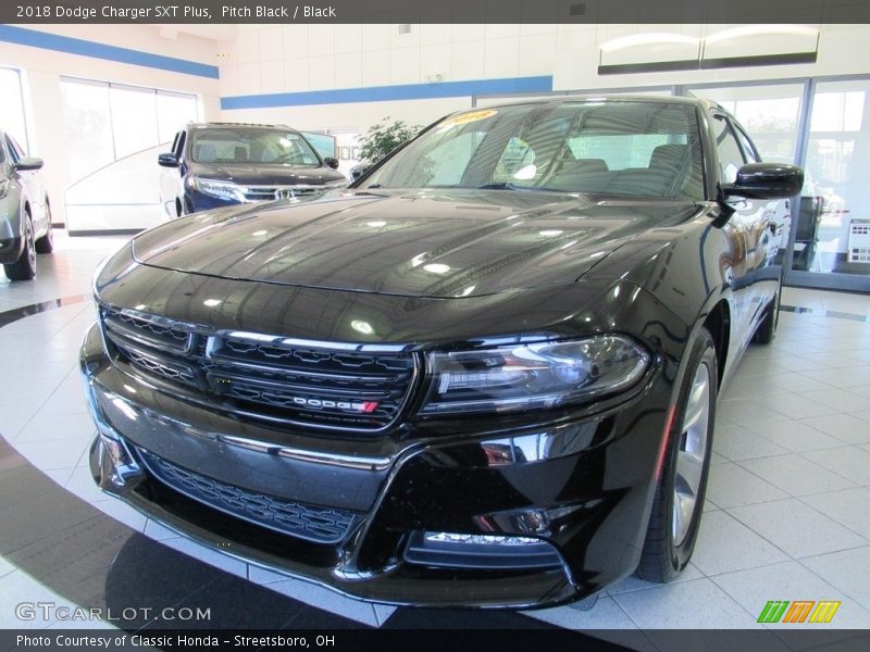 Pitch Black / Black 2018 Dodge Charger SXT Plus