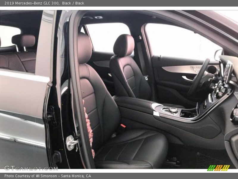 Black / Black 2019 Mercedes-Benz GLC 300