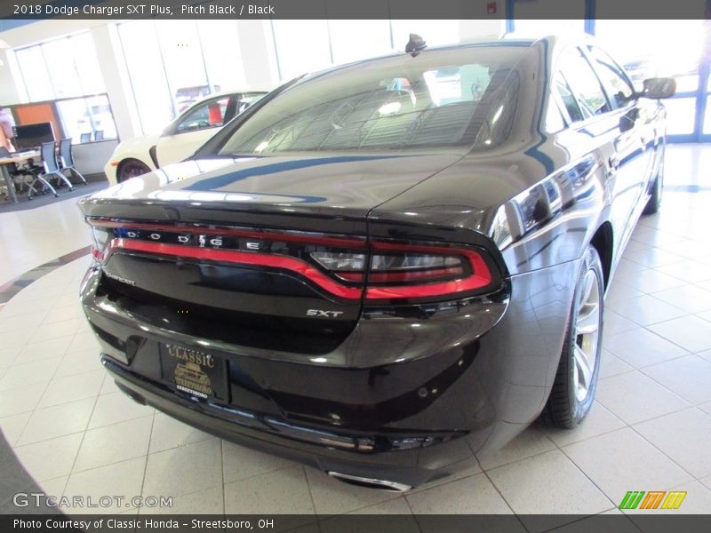 Pitch Black / Black 2018 Dodge Charger SXT Plus