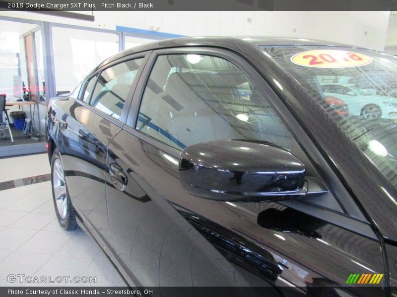 Pitch Black / Black 2018 Dodge Charger SXT Plus