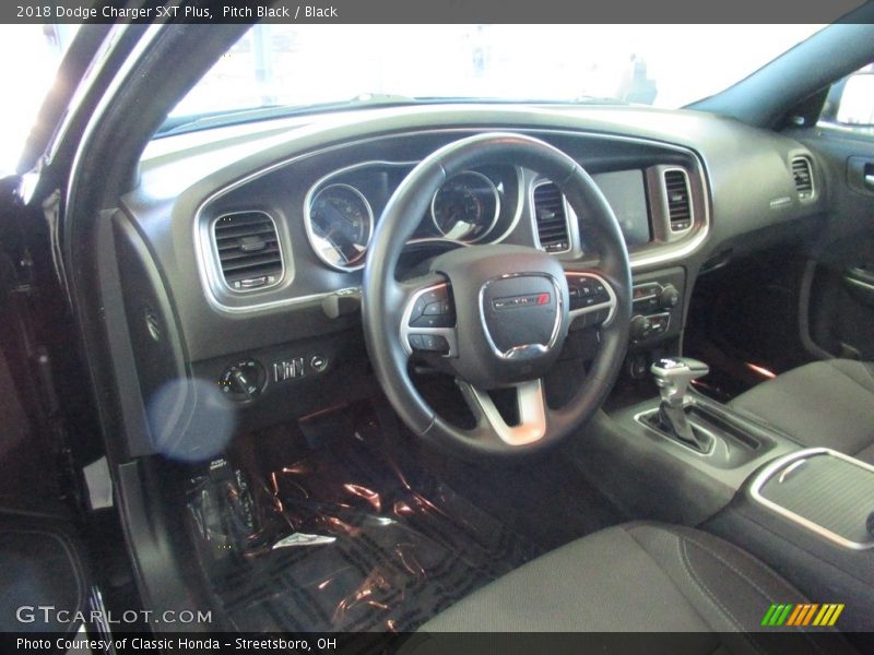 Pitch Black / Black 2018 Dodge Charger SXT Plus