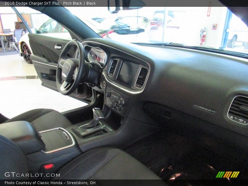 Pitch Black / Black 2018 Dodge Charger SXT Plus