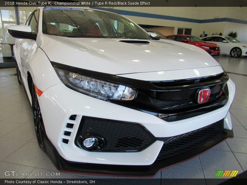 Championship White / Type R Red/Black Suede Effect 2018 Honda Civic Type R