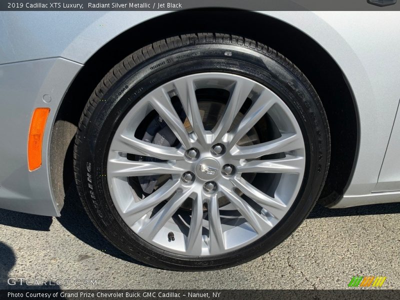 Radiant Silver Metallic / Jet Black 2019 Cadillac XTS Luxury