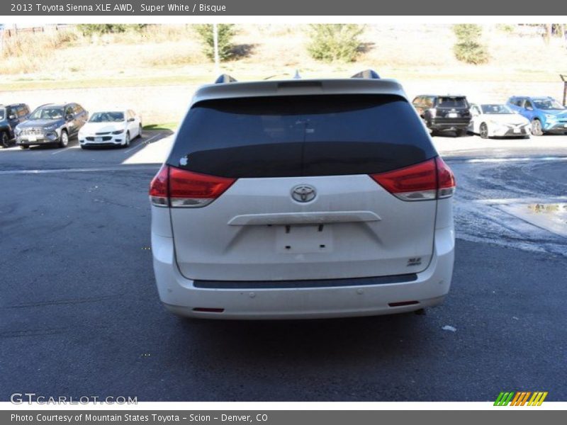 Super White / Bisque 2013 Toyota Sienna XLE AWD