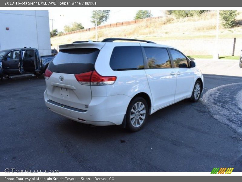 Super White / Bisque 2013 Toyota Sienna XLE AWD