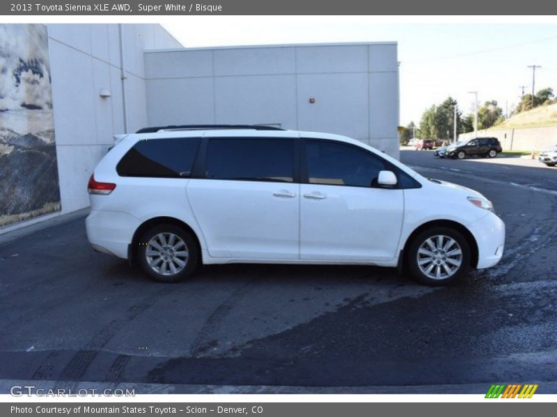 Super White / Bisque 2013 Toyota Sienna XLE AWD