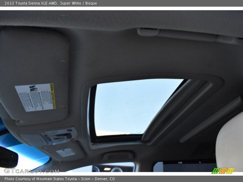 Super White / Bisque 2013 Toyota Sienna XLE AWD
