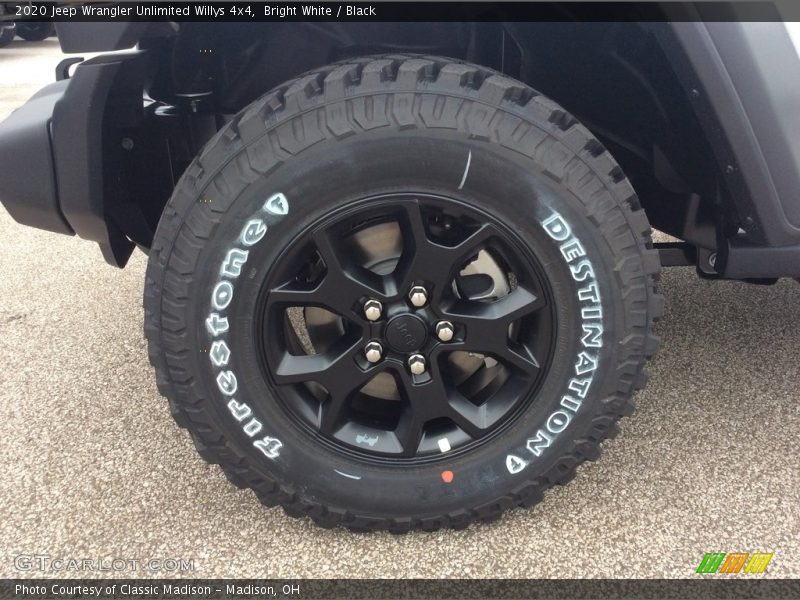 Bright White / Black 2020 Jeep Wrangler Unlimited Willys 4x4