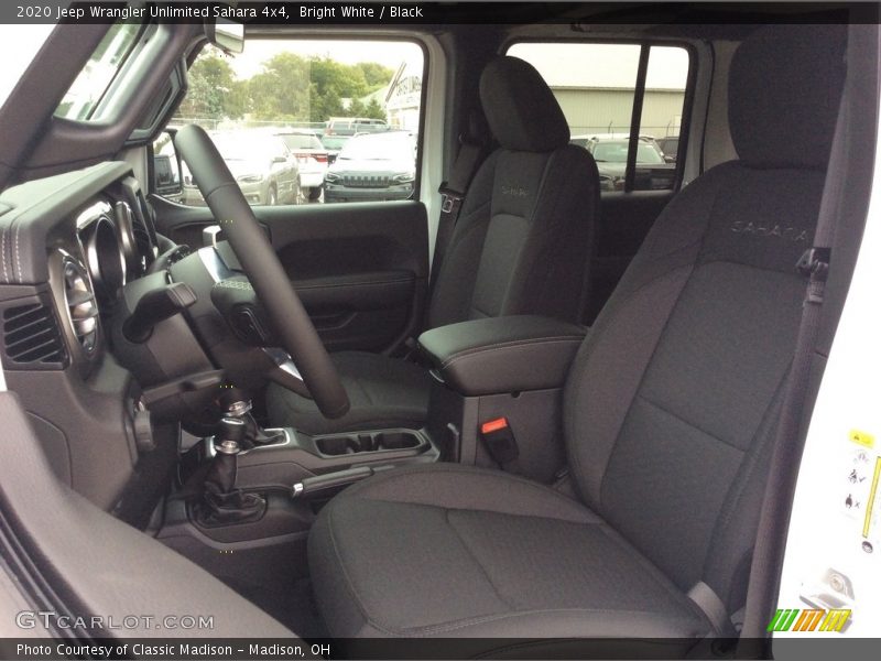 Bright White / Black 2020 Jeep Wrangler Unlimited Sahara 4x4