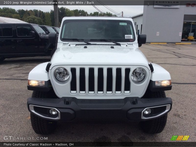 Bright White / Black 2020 Jeep Wrangler Unlimited Sahara 4x4