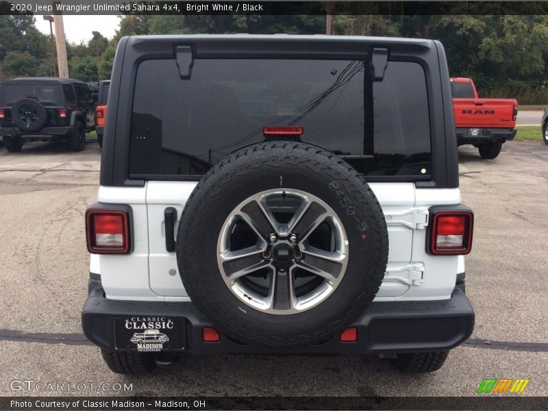 Bright White / Black 2020 Jeep Wrangler Unlimited Sahara 4x4