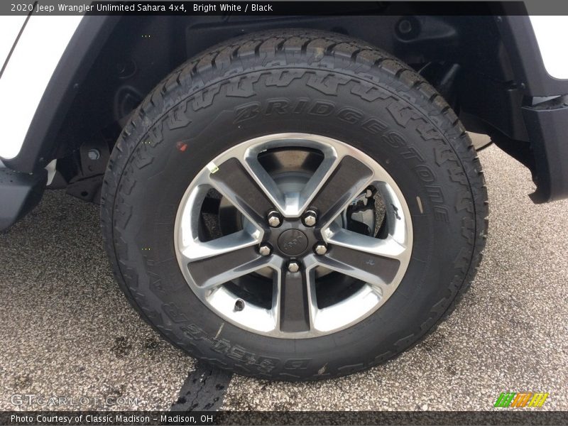 Bright White / Black 2020 Jeep Wrangler Unlimited Sahara 4x4