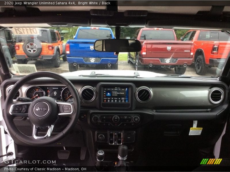 Bright White / Black 2020 Jeep Wrangler Unlimited Sahara 4x4