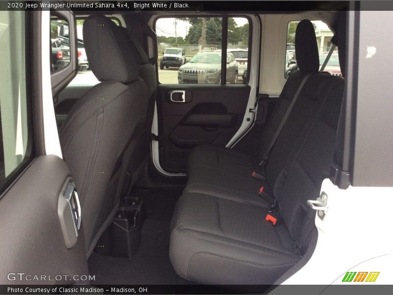 Bright White / Black 2020 Jeep Wrangler Unlimited Sahara 4x4