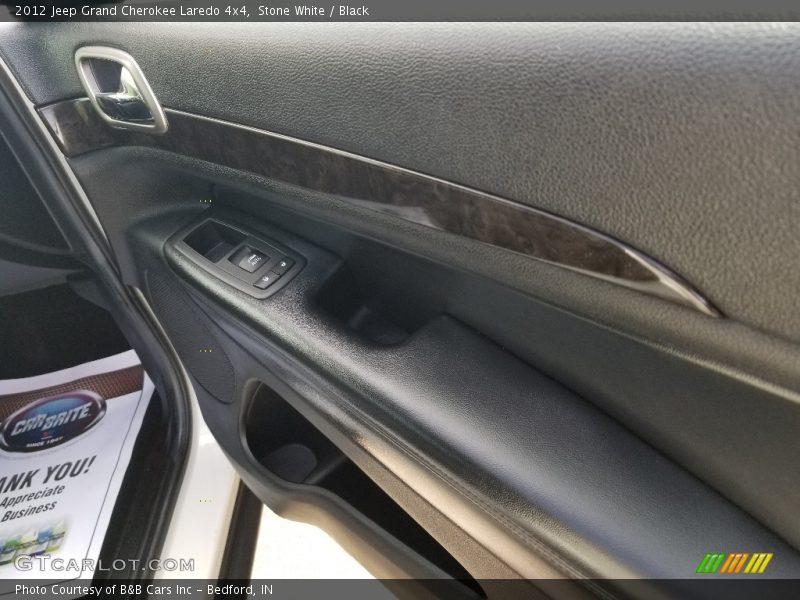 Stone White / Black 2012 Jeep Grand Cherokee Laredo 4x4