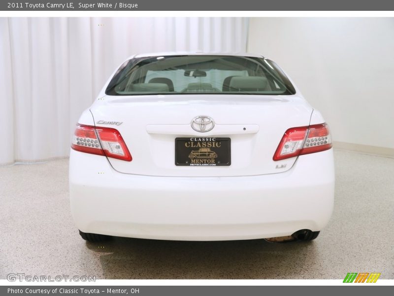 Super White / Bisque 2011 Toyota Camry LE