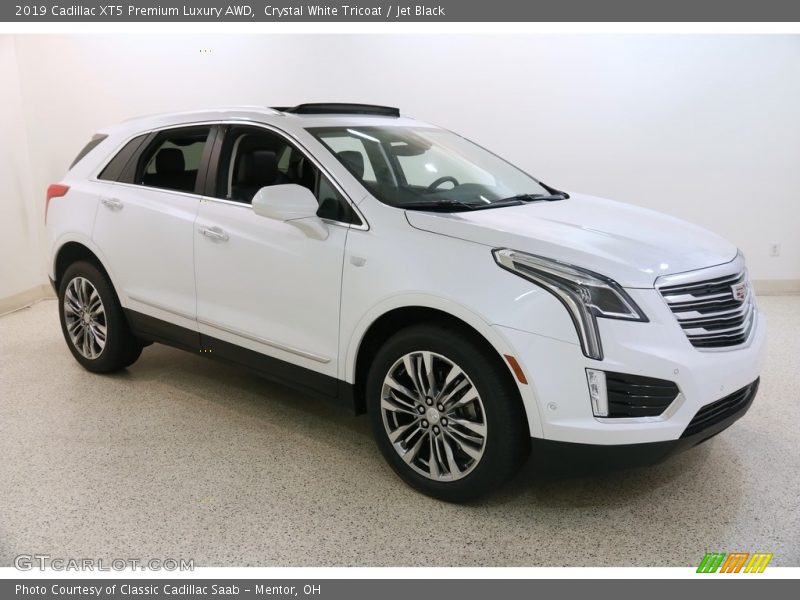 Crystal White Tricoat / Jet Black 2019 Cadillac XT5 Premium Luxury AWD
