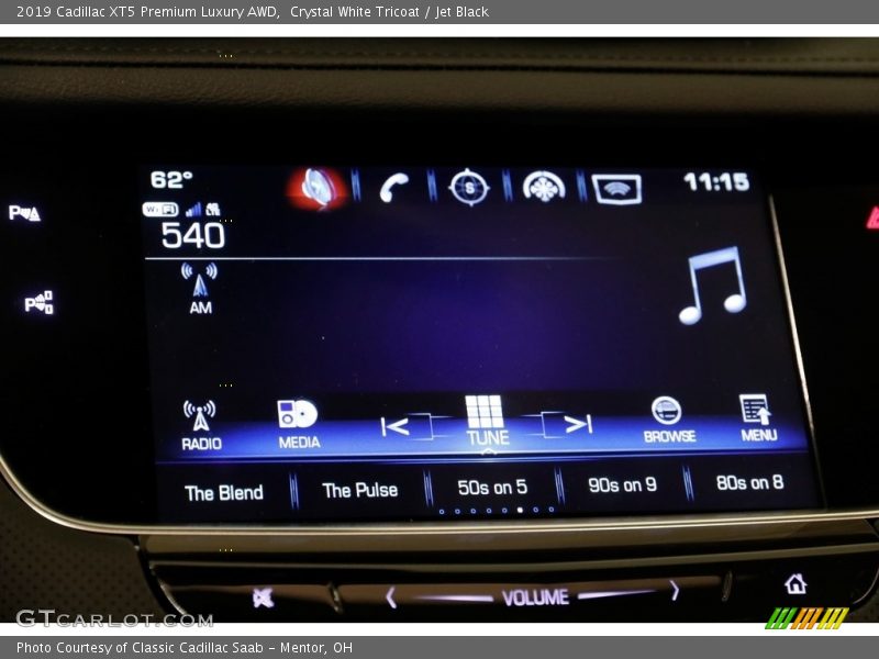 Crystal White Tricoat / Jet Black 2019 Cadillac XT5 Premium Luxury AWD