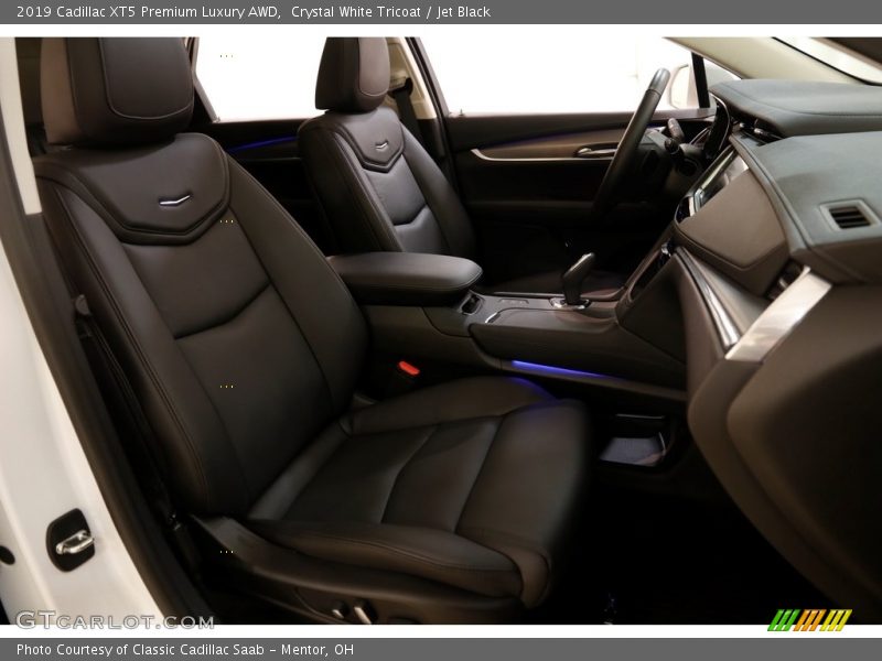 Crystal White Tricoat / Jet Black 2019 Cadillac XT5 Premium Luxury AWD