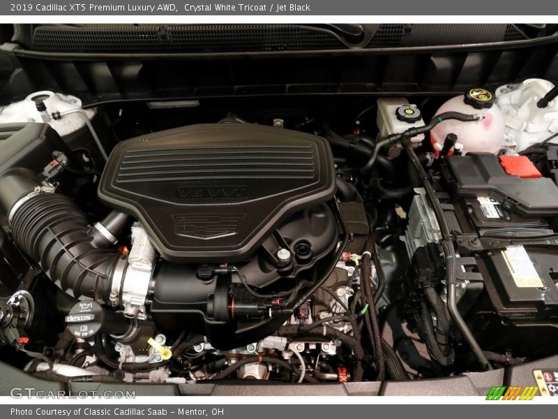Crystal White Tricoat / Jet Black 2019 Cadillac XT5 Premium Luxury AWD