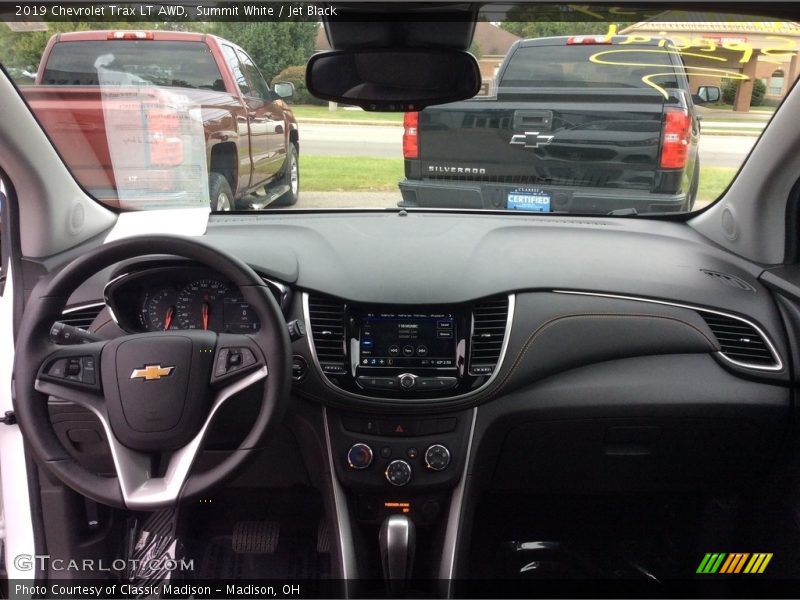 Summit White / Jet Black 2019 Chevrolet Trax LT AWD