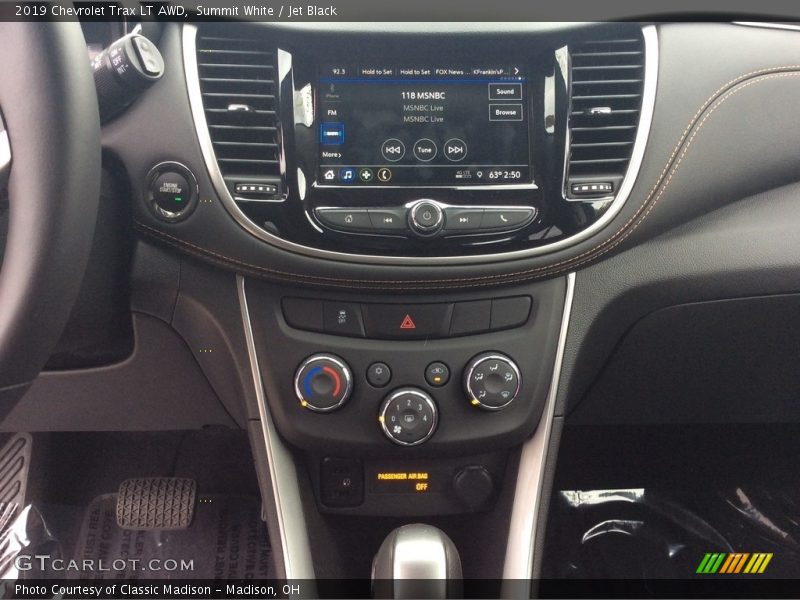 Summit White / Jet Black 2019 Chevrolet Trax LT AWD