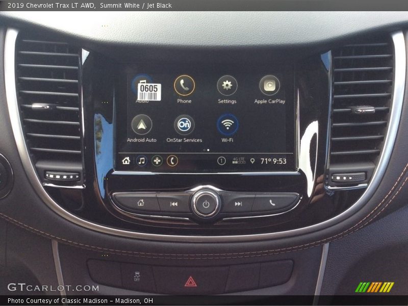 Summit White / Jet Black 2019 Chevrolet Trax LT AWD