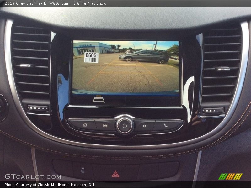 Summit White / Jet Black 2019 Chevrolet Trax LT AWD