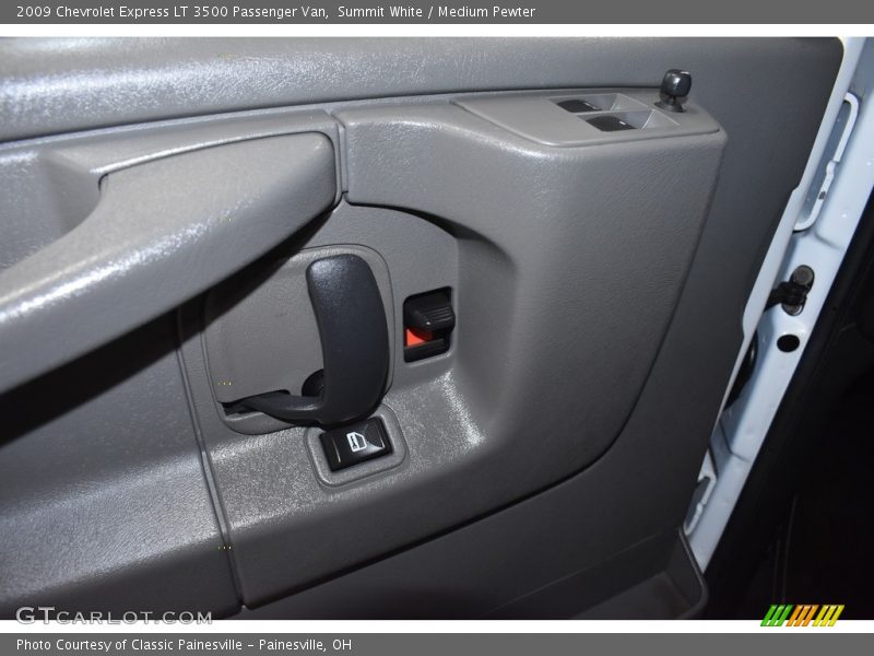 Summit White / Medium Pewter 2009 Chevrolet Express LT 3500 Passenger Van