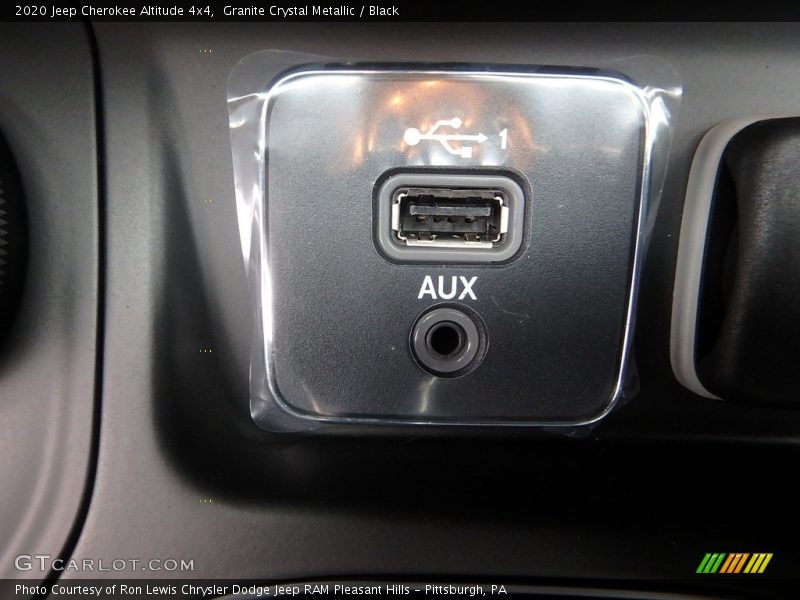 Granite Crystal Metallic / Black 2020 Jeep Cherokee Altitude 4x4