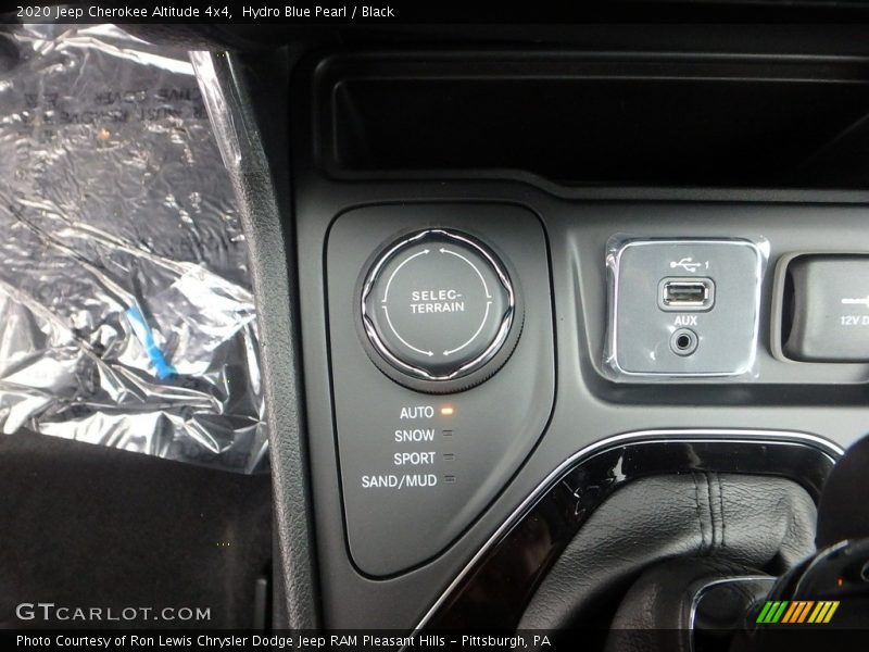 Hydro Blue Pearl / Black 2020 Jeep Cherokee Altitude 4x4