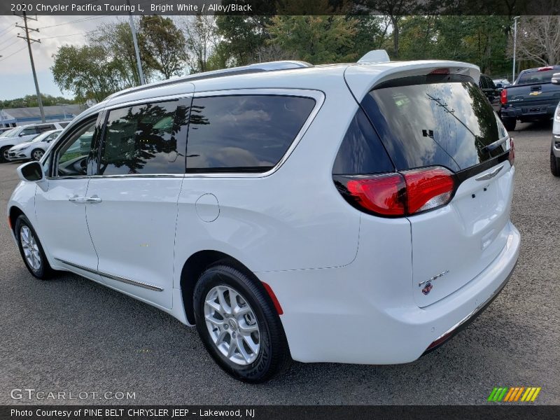 Bright White / Alloy/Black 2020 Chrysler Pacifica Touring L